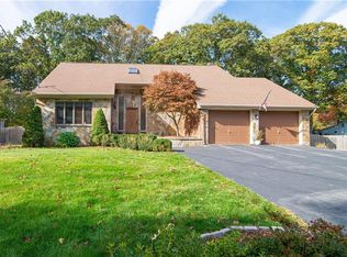 5 Wyoming Dr, Cumberland, RI 02864