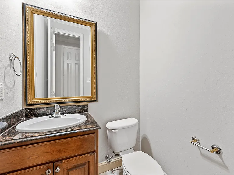 4404 Honfleur Ct — Photo 14