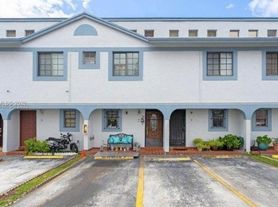 12045 SW 18th St, Miami, FL
