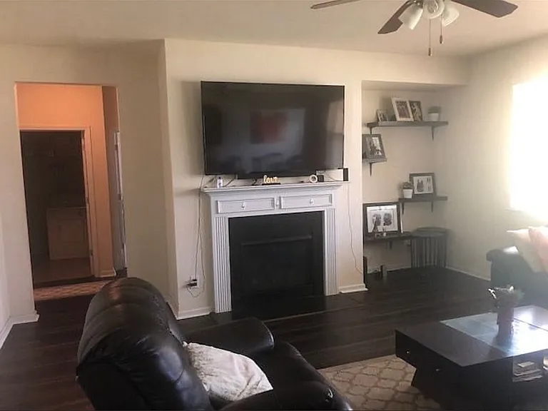 Hickory Pointe Dr — Photo 5