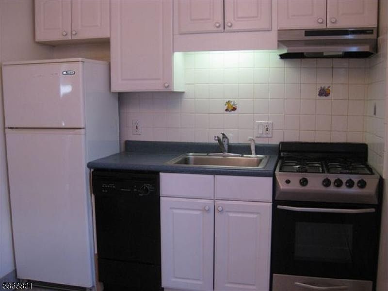 2nd image of 382 Washington Ave