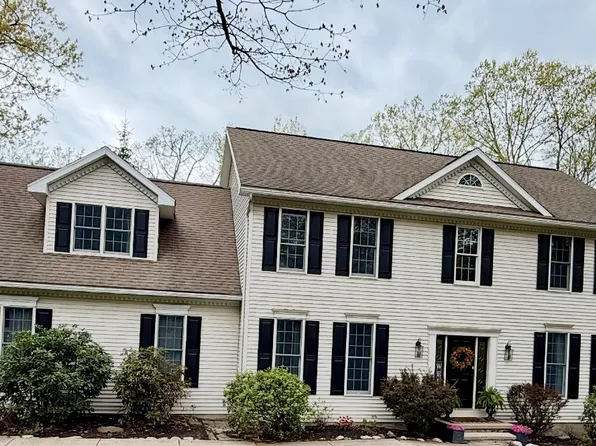 22 Apple Tree Ln, Mountain Top, PA 18707