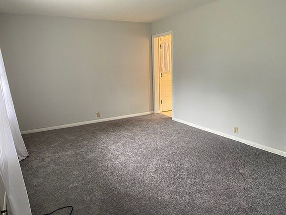 4th image of 940 Edgehill Ave