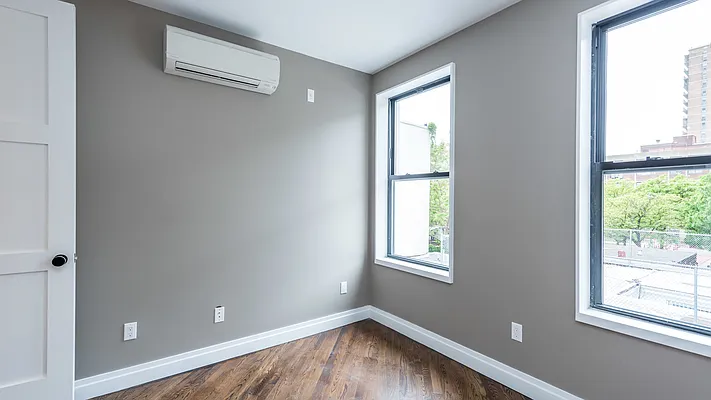 Rented by Nooklyn NYC LLC | media 82