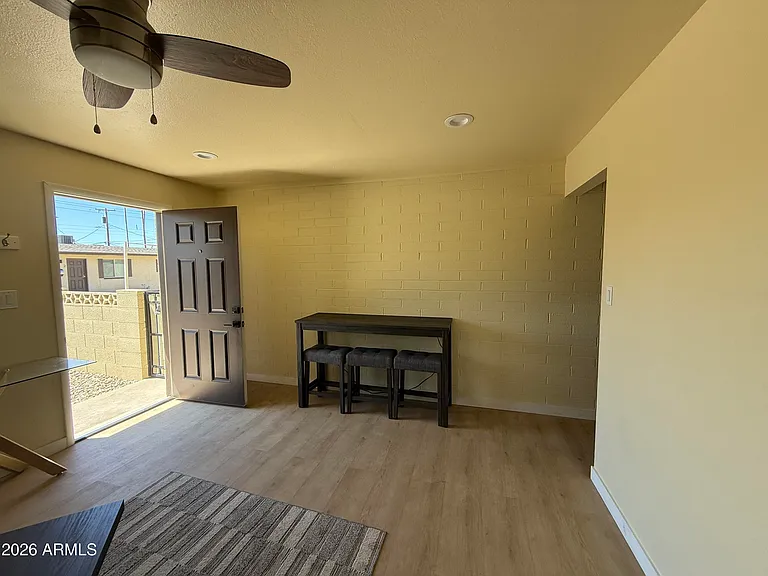 1312 W 5th St — Photo 14