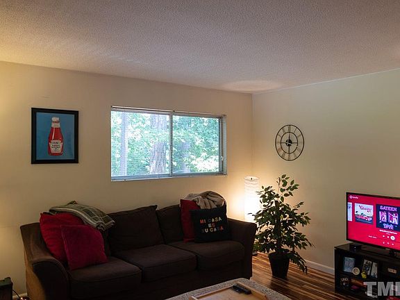 2nd image of B5 Shepherd Ln #B5