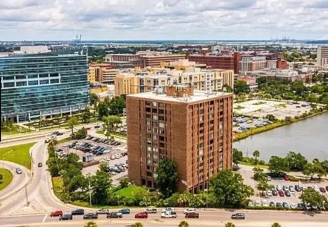 2 bed, 1150 sqft, $2,400 — Photo 3