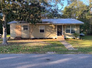9111 Orange Lake Rd, Moss Point, MS 39562