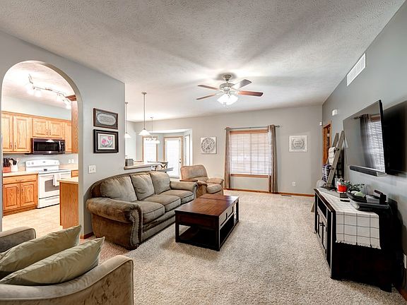 5th image of 1010 Piercy Ct