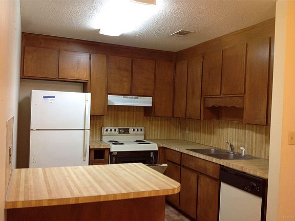 4th image of 1200 Pinnacle Cir APT B