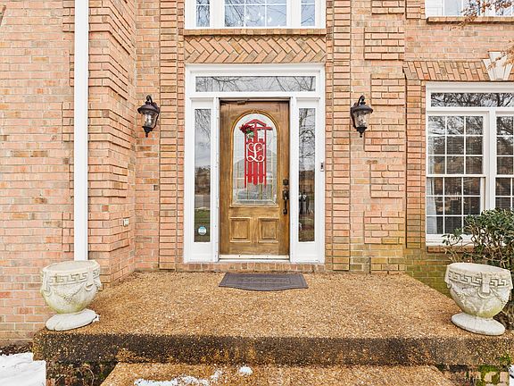 4th image of 105 Birnam Ct