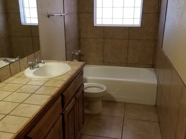 913 W Yucca Ave, Clovis, NM 88101