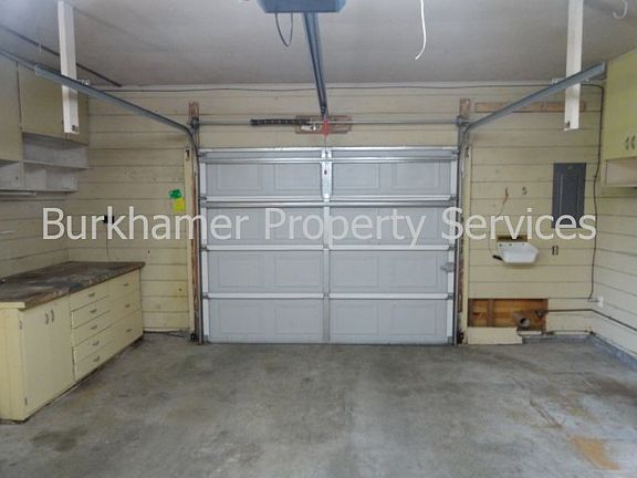 4th image of 102 W Chenault Ave