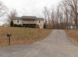 611 Forrest Cove Ln, Cookeville, TN 38501