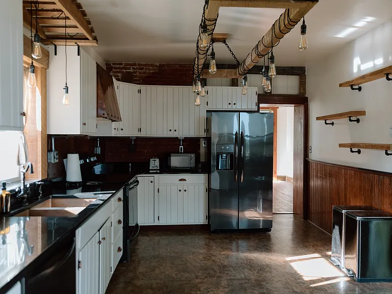 307 E Meadow Valley Rd — Photo 3