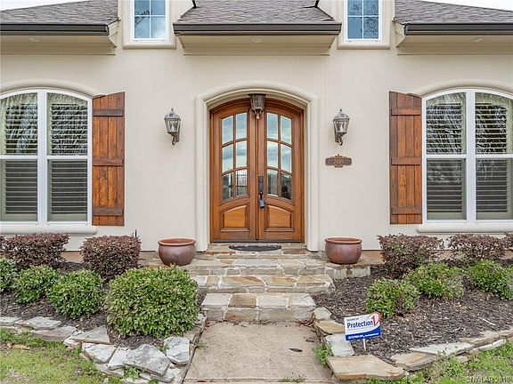 3rd image of 2480 Churchill Dr