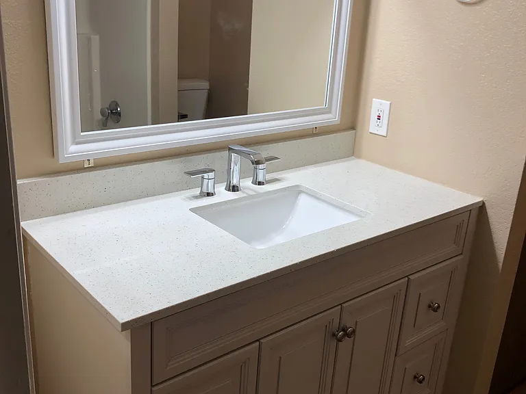 Via Linda Apartments — Photo 4