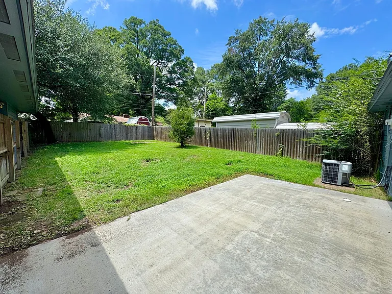 3901 Wood St — Photo 17