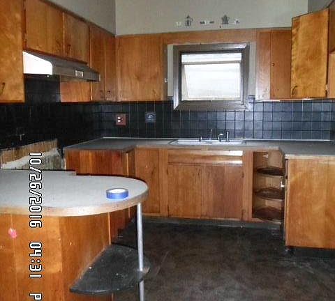 4th image of 253 Vandervoort St