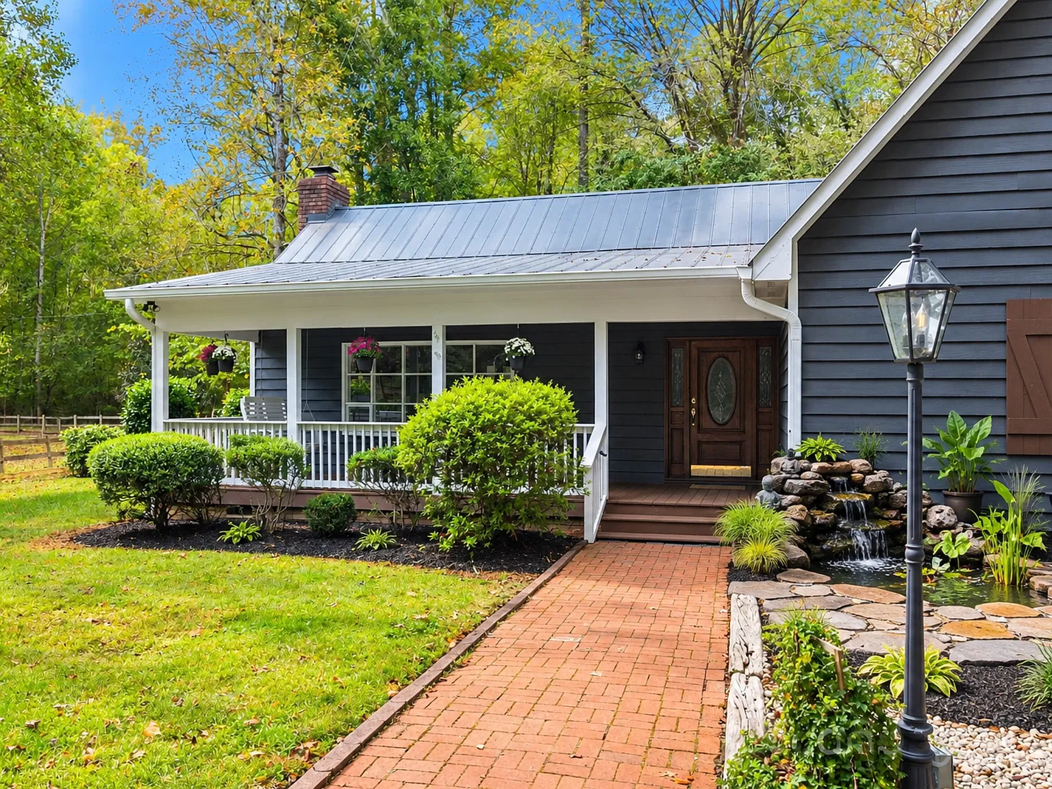 3 bed, 2.5 bath, 1954 sqft, $5,000 — Photo 2