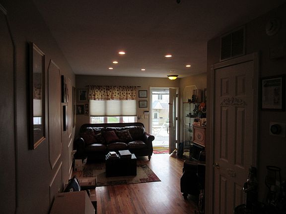 4th image of 535 Buchanan Ave
