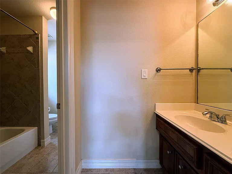 4702 Payton Chase Ln — Photo 36
