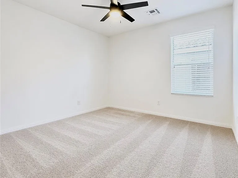 8038 Minavalle Ave — Photo 15