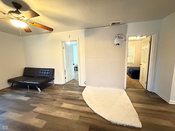 5th image of 3020 W 61st St