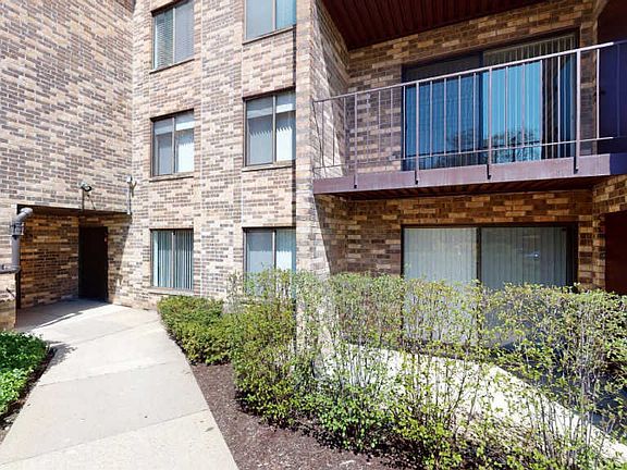 2nd image of 2005 Valencia Dr APT 106D
