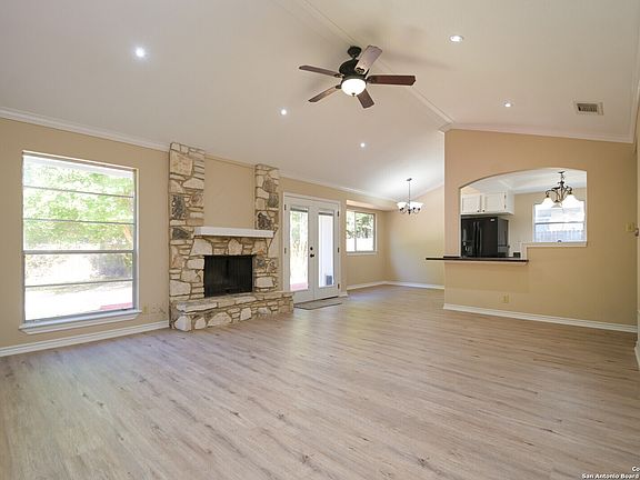 2nd image of 2906 ABERCORN DR