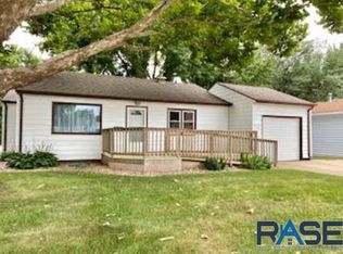 3317 E 18th St, Sioux Falls, SD 57103
