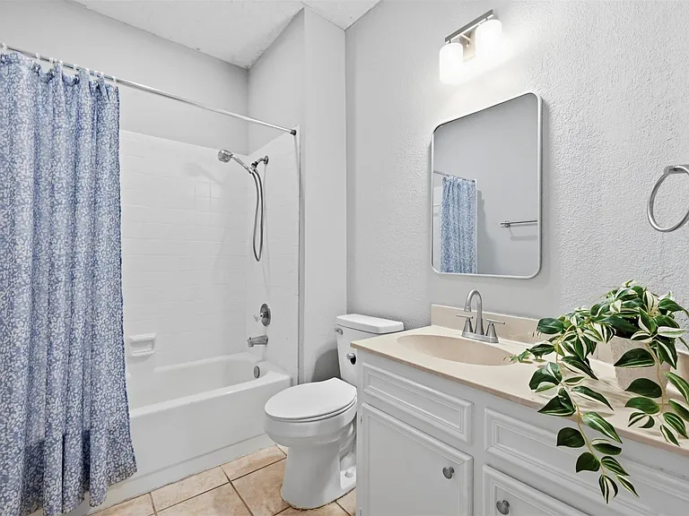 1013 Chestnut St #B1 — Photo 8