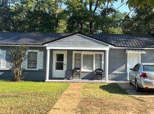 218 Lewellen St, West Point, MS 39773