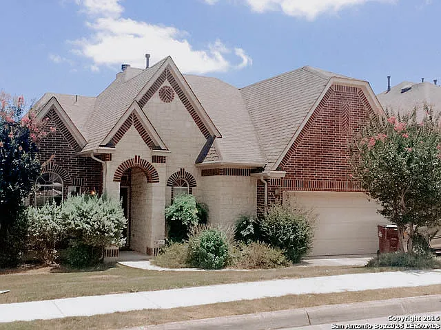 3 bed, 2.0 bath, 1902 sqft, $2,425 — Photo 1