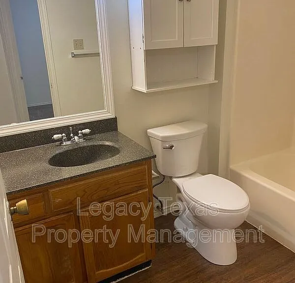 1412 Courtney Pl #A — Photo 8