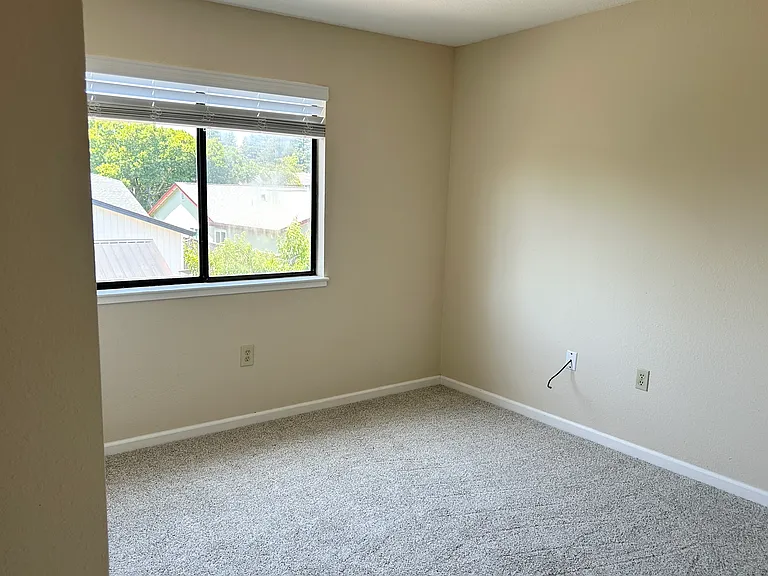 75 Francis Cir — Photo 11