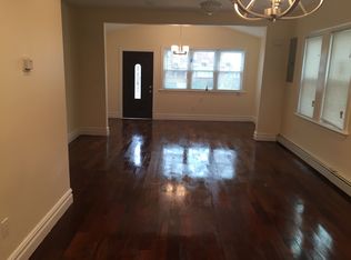 19027 118th Rd, Saint Albans, NY 11412