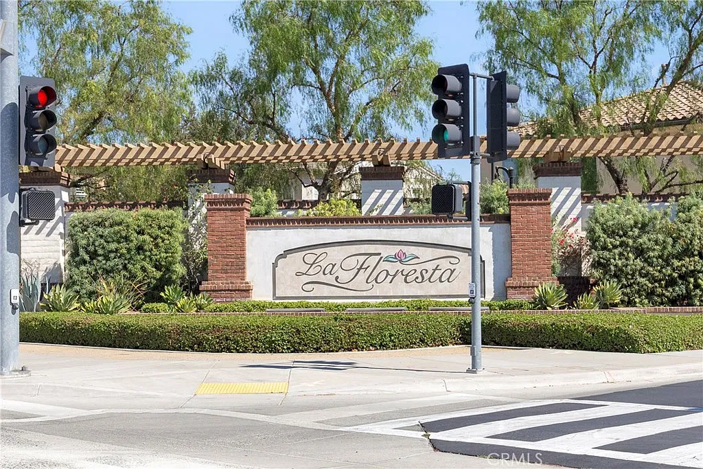 3 bed, 1898 sqft, $4,800 — Photo 4