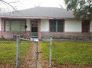 207 15th St, Port Arthur, TX 77640