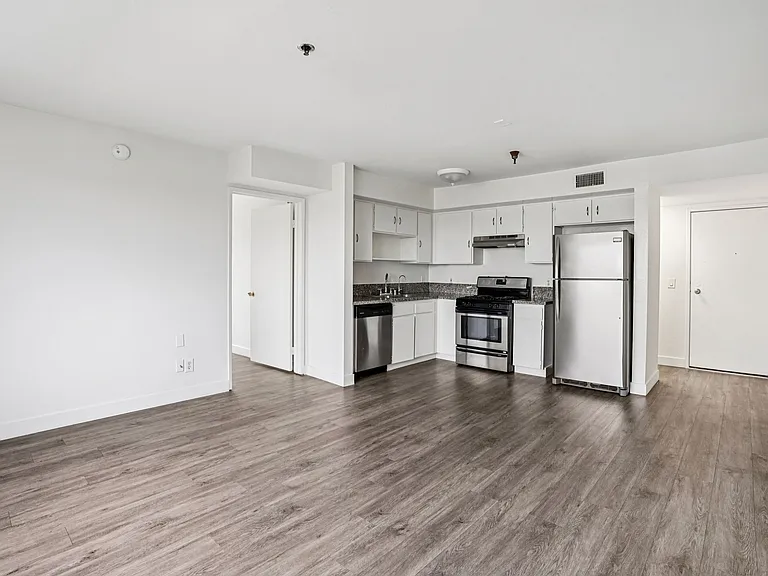 165 N Hoover St — Photo 30