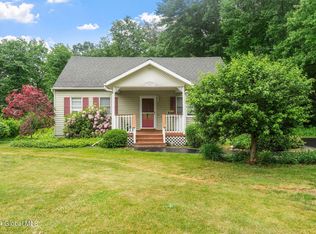 1685 Julianne Dr, Castleton, NY 12033