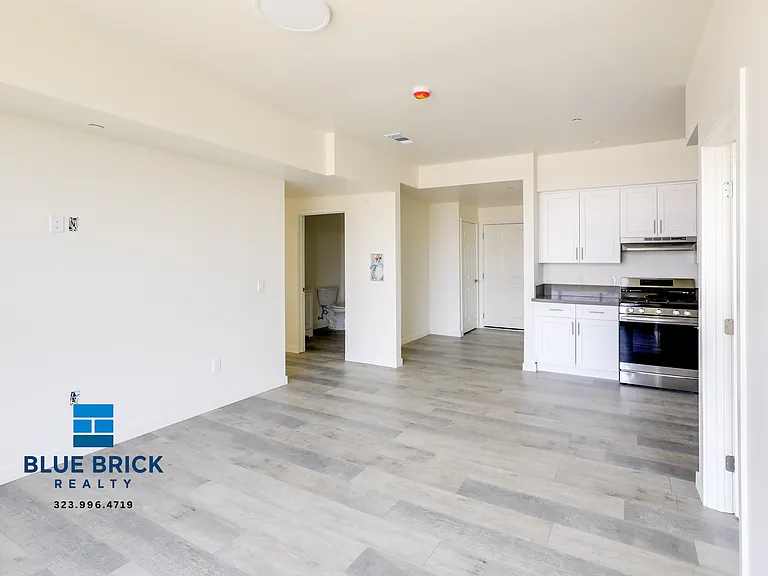 4324 S Vermont Ave #502 — Photo 14