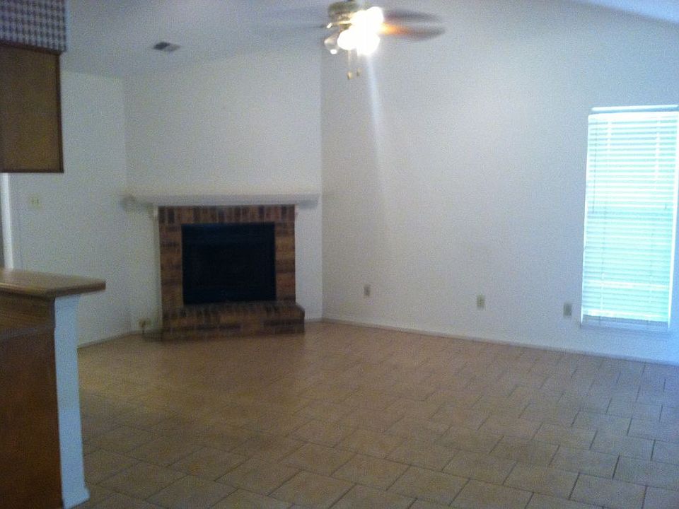 2nd image of 3720 Southbrook Dr