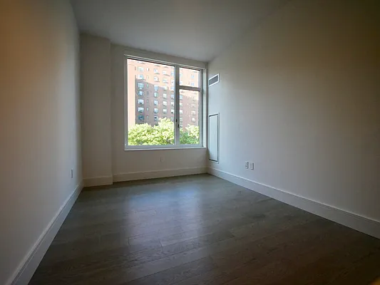 Rented by Extell Marketing Group LLC | media 16