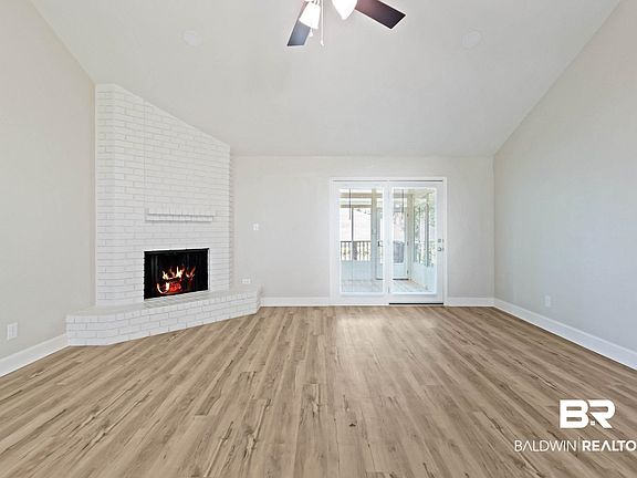 3rd image of 119 Lake Forest Blvd