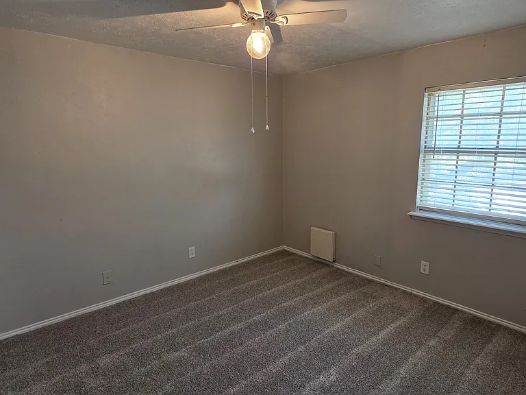 2208 Kings Row — Photo 17