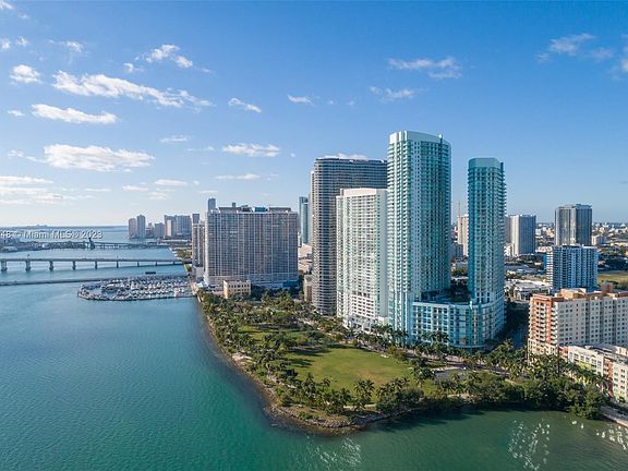 2nd image of 1900 N Bayshore Dr APT 1011