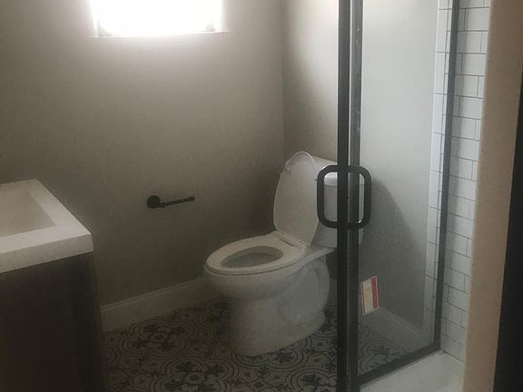 3rd image of 450 Calle Del Monte #450