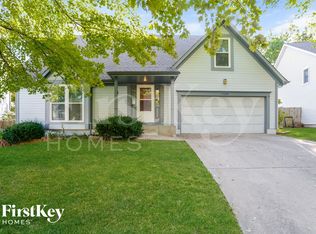 13209 S Fox Ridge Dr, Olathe, KS 66062