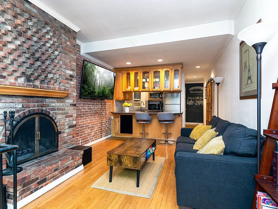 1st image of 226 E 95th St APT 104